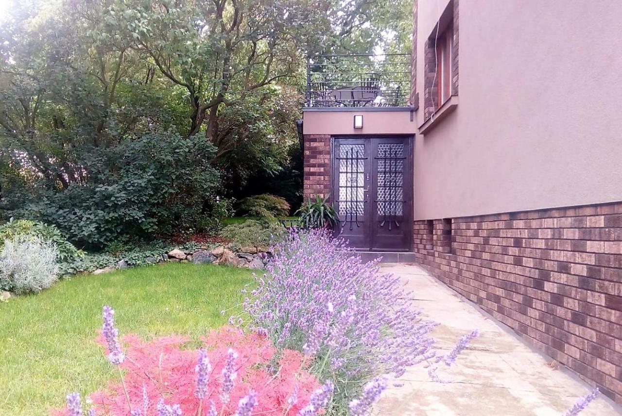 Apartman V Zahrade Praha Troja - Apartment In The Garden Prague Troja Extérieur photo